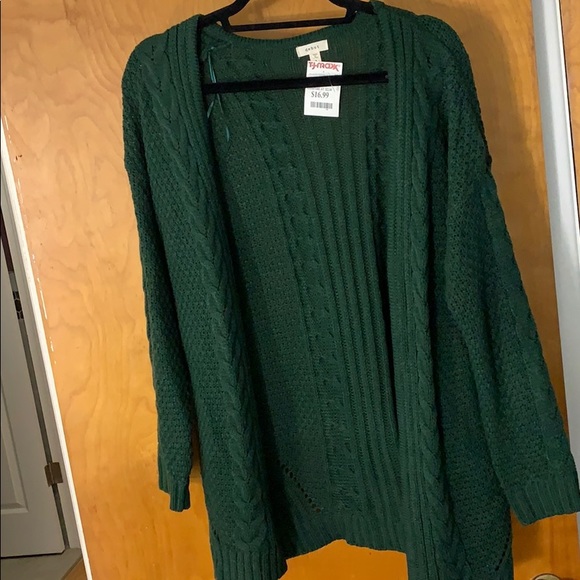 debut brand sweater